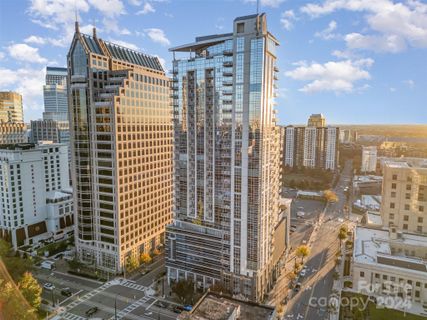 333 W Trade Street 2300