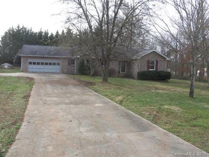 3030 Lydia Lane