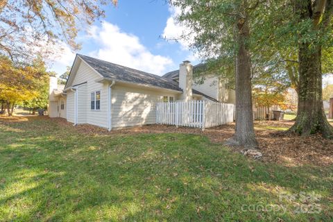 2702 New Hamlin Way sold home in Hamlin Park, Charlotte, NC