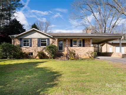 9232 Boylston Highway sold home in Forge Mountain Acres, Mills River, NC