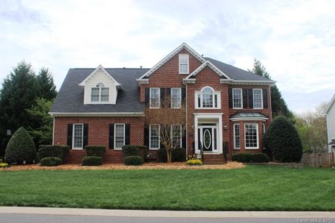 Previously sold for $355,600