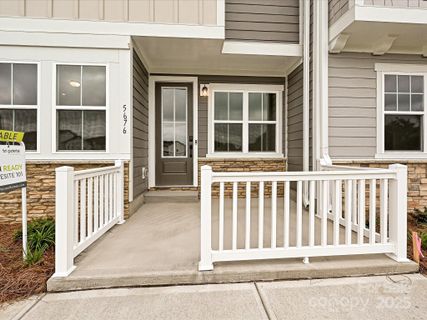 5676 Clear Creek Lane sold home in Trellis At The Commons, Charlotte, NC