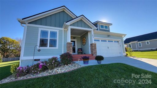456 Windy Acres Knoll Drive 22 sold home in The Cottages at Windy Knoll, Hendersonville, NC