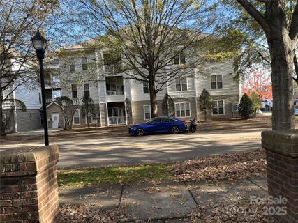 18710 Oakhurst Boulevard B1F