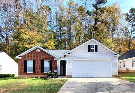 8014 Count Fleet Lane sold home in Cedar Lane Farms, Charlotte, NC
