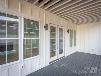 24 Skyvue Court sold home in Skyvue Village, Saluda, NC