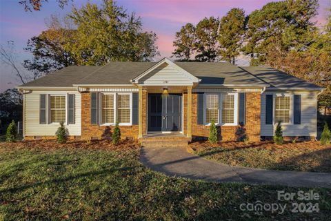 1744 Laurel Lane sold home in Kingswood, Gastonia, NC