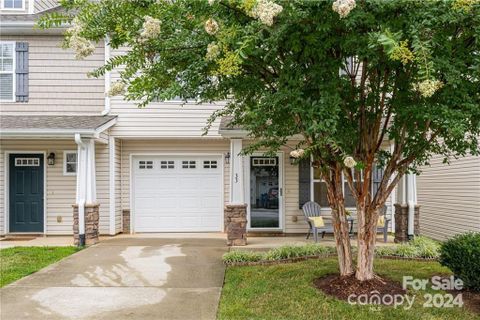 33 Amersham Lane sold home in Townes at Connor Creek, Fletcher, NC