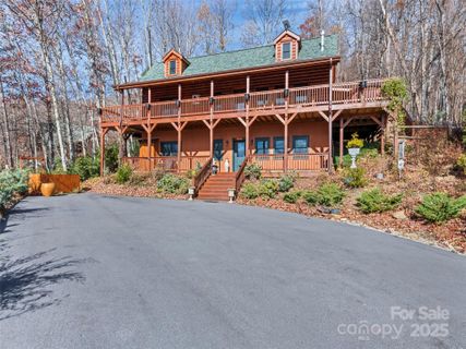 194 Stable Lane sold home in Country Club Cove Estates, Maggie Valley, NC