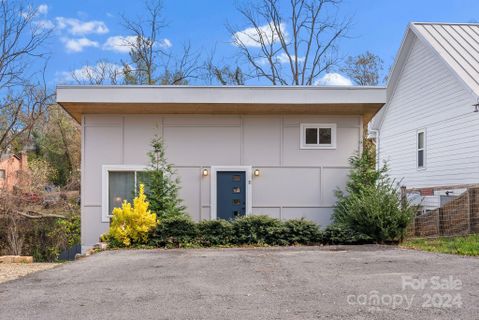 31 Ruslan Drive