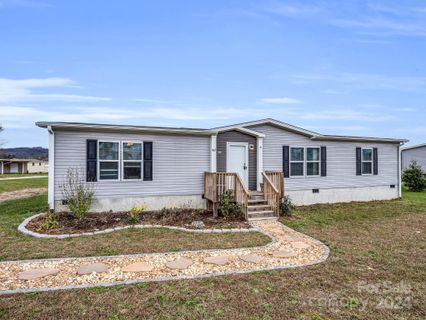 1812 Pilot Mountain Road sold home in Minor, Hendersonville, NC