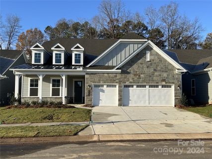 6047 Brush Creek