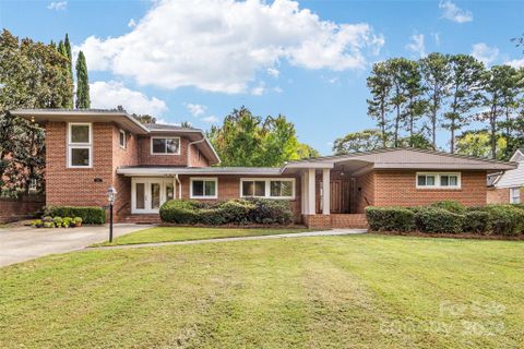 3239 Foxcroft Road