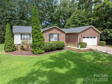 1335 Huckleberry Drive sold home in Hillcrest Acres, Lincolnton, NC