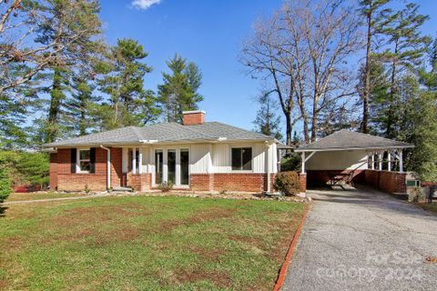 1034 Sylvan Boulevard sold home in Sylvan Heights, Hendersonville, NC