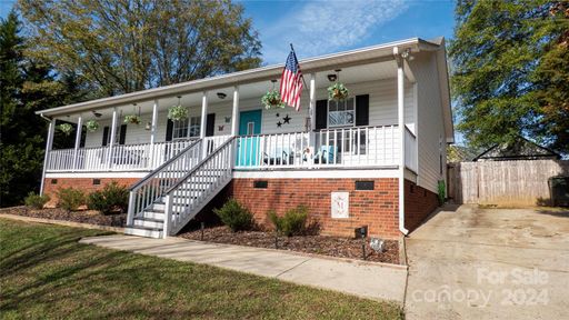 1639 Amanda Lane
