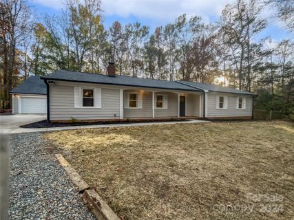 8213 Appaloosa Lane sold home in Steeplechase, Charlotte, NC