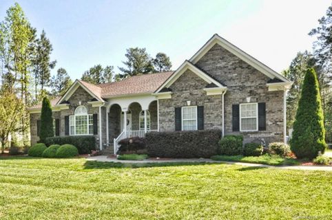 1537 Forest Ridge Drive