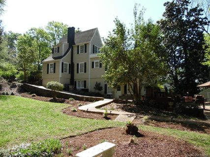 1005 Hillside Drive