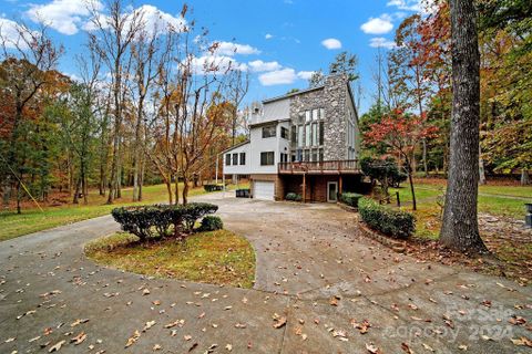 533 Amanda Drive sold home in Providence Woods, Matthews, NC
