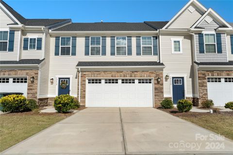 10432 Dalton Woods Court sold home in Dalton Woods, Huntersville, NC