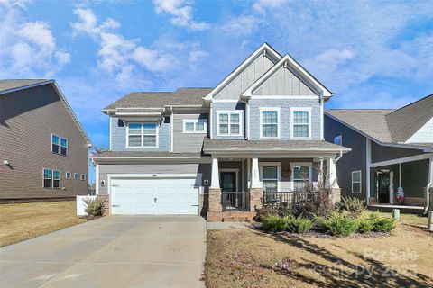 913 Deep River Way