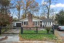 352 Leafmore Drive sold home in Charlotte, SC