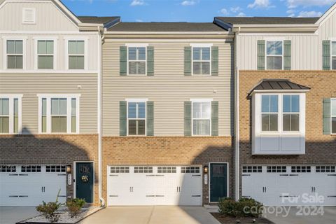 2667 Grantham Place Drive