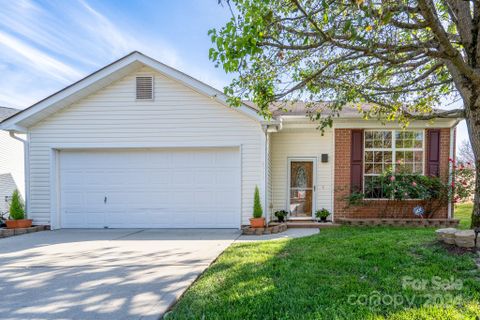 6360 Day Lilly Lane sold home in Sunset Village, Charlotte, NC