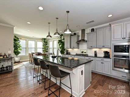 946 Emory Lane