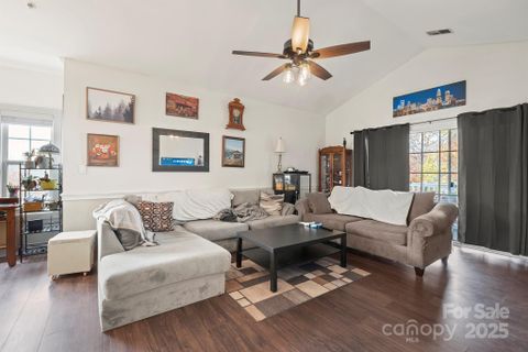 8931 Meadow Vista Road