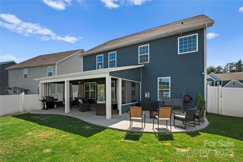 3877 Lake Breeze Drive sold home in Bridgewater at Sherrills Ford, Sherrills Ford, NC