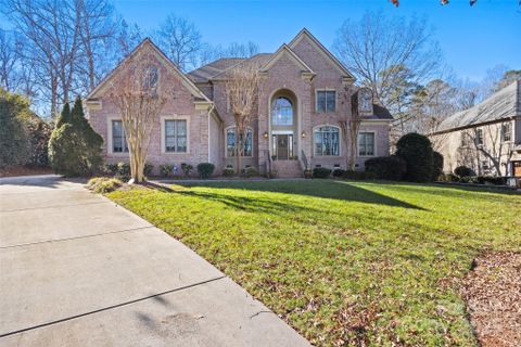 8221 Victoria Lake Drive sold home in Victoria Lake, Waxhaw, NC