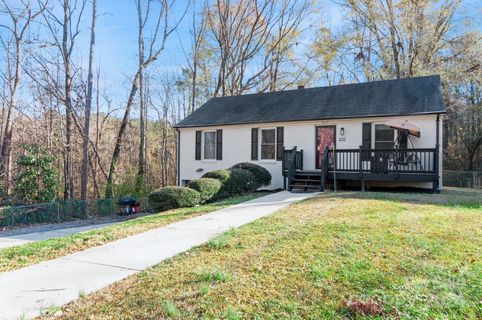 2015 Parkdale Avenue sold home in Pinecrest, Gastonia, NC