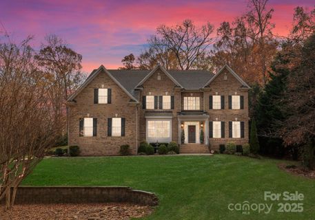 132 Isle Run Drive sold home in THE COVE AT CHESAPEAKE POINTE, Mooresville, NC