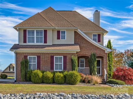 16 Big Sky Court sold home in High Ridge, Mills River, NC