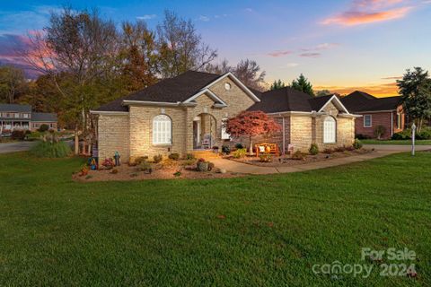 202 Stone Ridge Drive sold home in Stone Ridge, Salisbury, NC