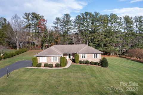 14 Beaumont Drive sold home in Beaumont Estates, Hendersonville, NC