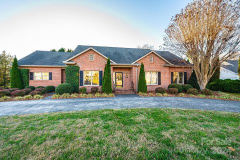 917 Barrington Drive sold home in Barrington Glen, Lenoir, NC