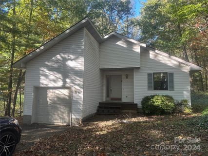 5 Rosemary Trail sold home in Cinnamon Woods, Flat Rock, NC