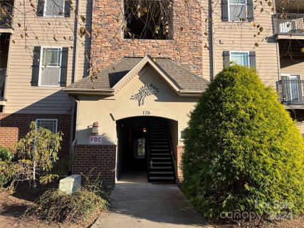 176 Brickton Village Circle 203