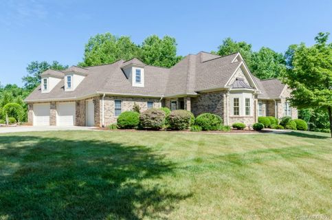 3139 Mountain Creek Drive