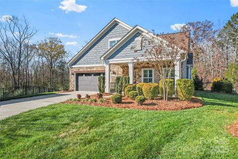 1236 Avalon Place sold home in The Courtyards at Emerald Lake, Matthews, NC