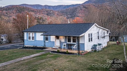 130 Clifton Avenue 8&9 sold home in Arlington Heights, Bryson City, NC