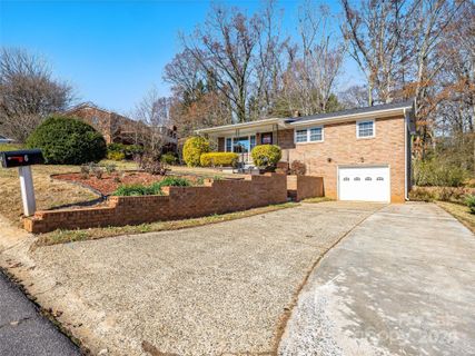 6 Debra Lane sold home in Echo Hills, Asheville, NC