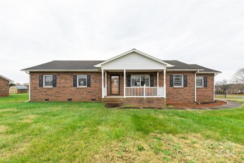 102 Caribou Drive sold home in Deercroft, Statesville, NC