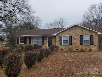 2824 Dalecrest Drive sold home in Derita Woods, Charlotte, NC
