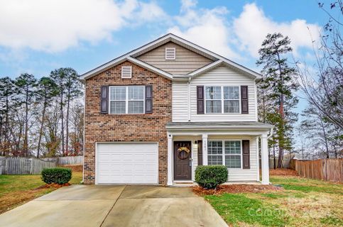 1061 Sundance Drive sold home in Sundance Village, Gastonia, NC