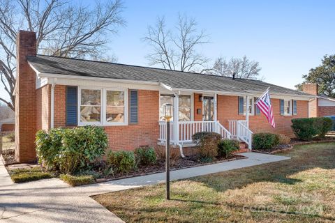 205 Crestview Drive sold home in Crestview, Lincolnton, NC