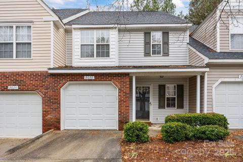 2022 University Heights Lane